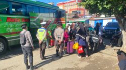 Personel Pos Pelayanan Terminal Dara Ops Ketupat Rinjani 2026 Laksanakan Pengamanan dan Himbauan kepada Pemudik