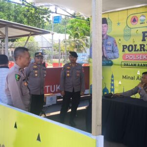 **Kapolres Sumbawa Barat Tinjau Pos Terpadu Pelabuhan Poto Tano, Pastikan Pelayanan Mudik Maksimal**