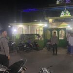 Polsek Sanggar Polres Bima Kabupaten Gelar Patroli dan Pengamanan Sholat Tarawih di Masjid Besar Al-Munawar Desa Kore