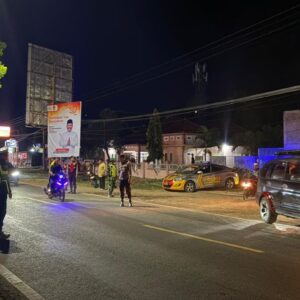 Personel Pos Yan Operasi Ketupat Rinjani Polres Bima Kabupaten Gelar Patroli dan Pengamanan Sholat Tarawih