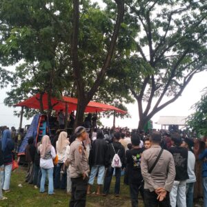 Polsek Langgudu Amankan Hiburan Orgen Tunggal di Pantai Wadu Baba, Perayaan Idul Fitri Berlangsung Aman