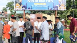 Polres Bima Kabupaten Menggelar Sholat Idhul Fitri Bersama Masyarakat di Lapangan Apel Mapolres Bima