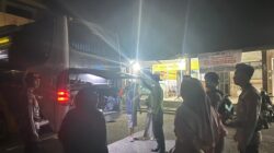 **Patroli Dialogis Malam Hari, Polsek Taliwang Jaga Kondusivitas Pasca Idul Fitri**