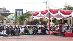 Kapolres Sumbawa Bersama Ratusan Jemaah Laksanakan Salat Idul Fitri 1447 H di Lapangan Wicaksana Laghawa