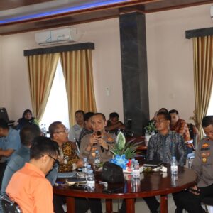 Rapat Bersama Stakeholder, Kapolres Bima Kota Tekankan Ketertiban Kendaraan Pelabuhan