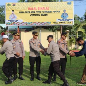 Polsubsektor Palibelo Polres Bima Kabupaten Menggelar Patroli Pengamanan Wisata di Pantai Kalaki