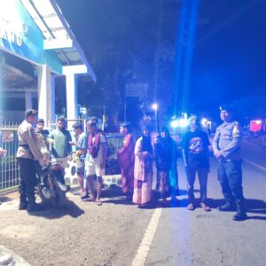Patroli Blue Light Polsek Wawo Intensifkan Harkamtibmas, Sasar Pemuda dan Titik Rawan