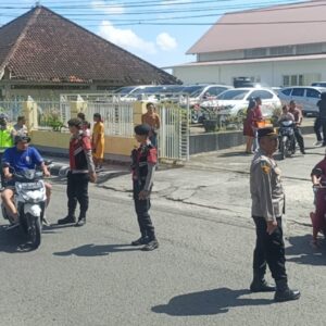 Polres Sumbawa Kawal Ketat Perayaan Minggu Palma di Gereja Katolik Paroki Sang Penebus