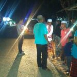 Sigap Personel Polsek Monta Bantu Evakuasi Korban Lakalantas di Jalan lintas Desa Sakuru