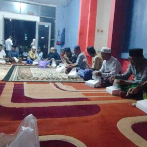 Zikir Bersama, Bhabinkamtibmas dan Camat Alas Doakan Petugas Damkar yang Gugur Saat Tugas