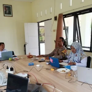 Sinergi Polsek Labuapi dan Petani: Dorong Kemandirian Ekonomi Melalui Pemanfaatan Lahan Kosong di Lombok Barat