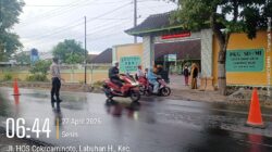 Kapolsek Labuhan Haji Pimpin Kegiatan Rawan Pagi di Depan SDN 1 Labuhan Haji