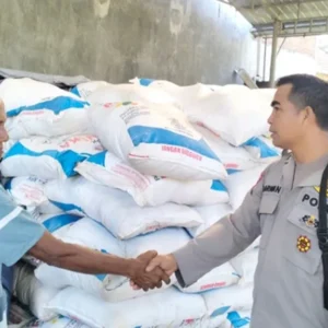 Sinergi Polri dan Petani di Labuapi: Perkuat Ketahanan Pangan hingga Tangkal Hoaks