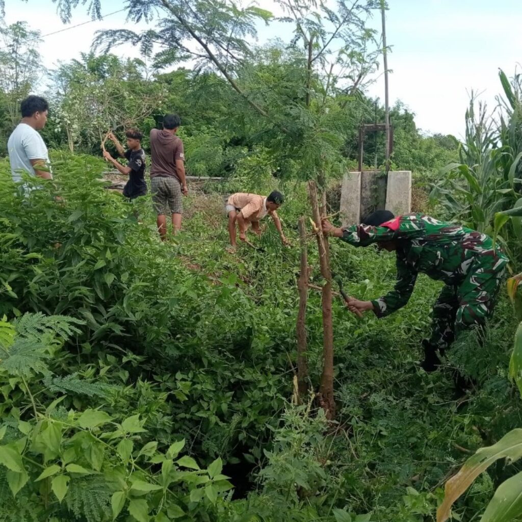 Semangat Warga Mumbul Sari Siapkan Akses Jembatan Baru