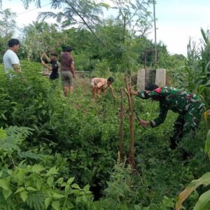 Semangat Warga Mumbul Sari Siapkan Akses Jembatan Baru