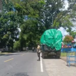 Sinergi Polri dan Bulog, Polsek Lembar Kawal Distribusi Jagung Demi Ketahanan Pangan