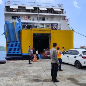 Upaya Maksimal Polsek Kawasan Pelabuhan Lembar Pastikan Keamanan Penumpang KM Dharma Kencana Menuju Surabaya