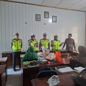 Police Go To School, Satlantas Polres Bima Kota Edukasi Tertib Berkendara di MTSN 1 Kota Bima
