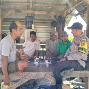 Polsek Rasanae Barat Gelar Jumat Curhat, Serap Langsung Keluhan Warga Sambinae