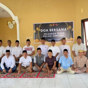 Perkuat Iman dan Sinergitas, Keluarga Besar Polsek Sumbawa Gelar Doa Bersama di Masjid Al-Amin