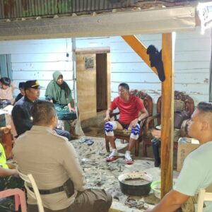 Gudang PT TMS dan Rumah Lantai 2 Terbakar, Polsek Tambora dan Warga Lakukan Upaya Pemadaman