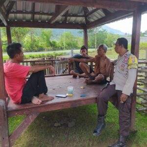 INTENSIFKAN SAMBANG WARGA,BHABINKAMTIBMAS POLSEK PAJO PERKUAT KAMTIBMAS DI DESA RANGGO