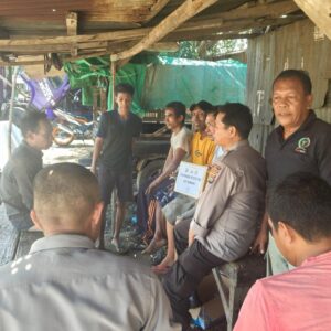 Sambang Warga, Satbinmas Polres Bima Kabupaten Sampaikan Himbauan Kamtibmas Humanis