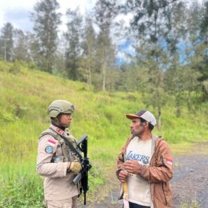 Jaga Aktivitas Warga, Satgas Damai Cartenz Gencarkan Patroli Taktis di Sinak