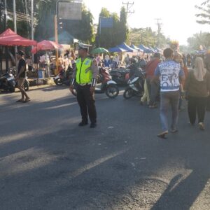 SAT LANTAS POLRES DOMPU LAKSANAKAN PENGAMANAN CAR FREE DAY, ARUS LALU LINTAS LANCAR DAN KONDUSIF