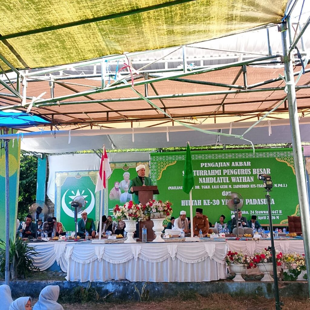 Pimpin Langsung Pengamanan, Waka Polsek Lunyuk Pastikan Hultah ke-30 Ponpes NW Padasuka Berjalan Kondusif