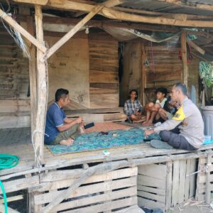 Bhabinkamtibmas Desa Raba Sambangi Warga Binaan, Ajak Jaga Kamtibmas