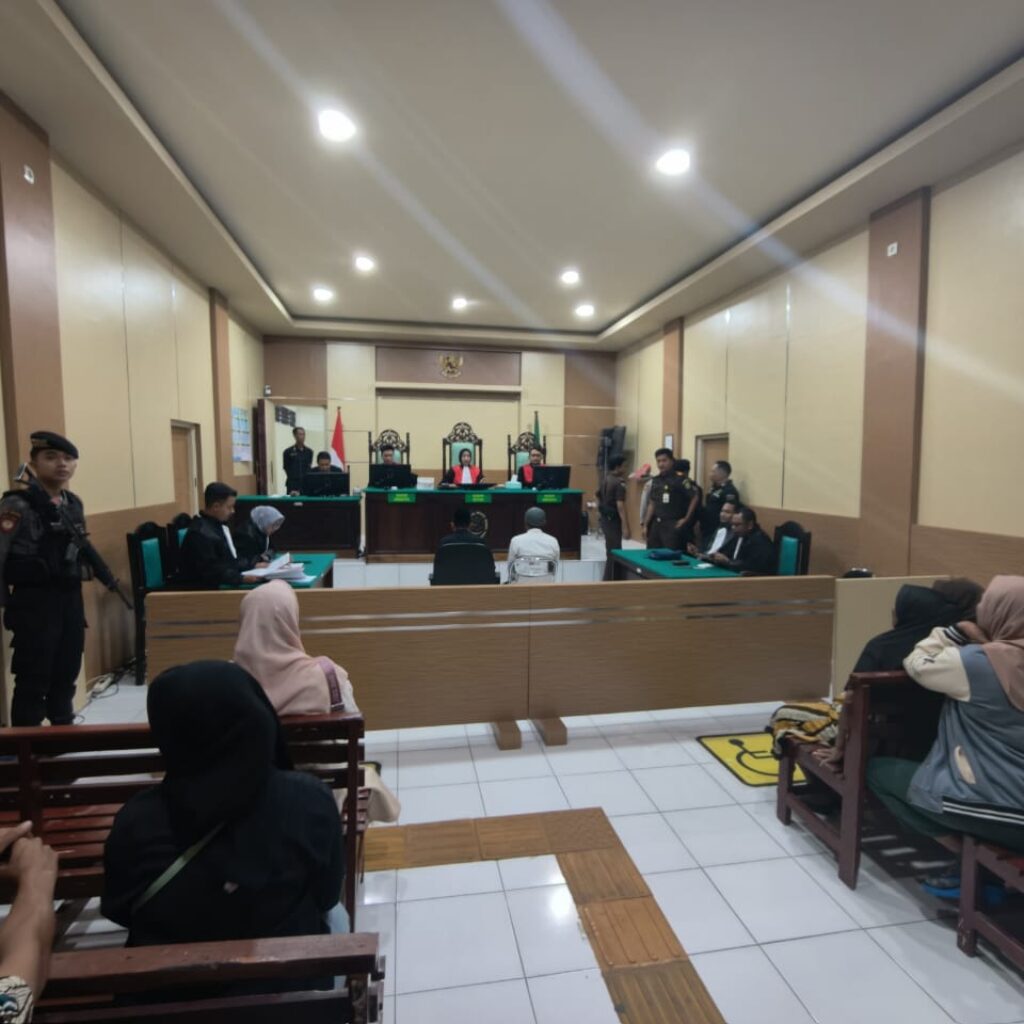 SIDANG PERKARA PEMBUNUHAN DI PENGADILAN NEGERI DOMPU BERLANGSUNG AMAN DAN KONDUSIF