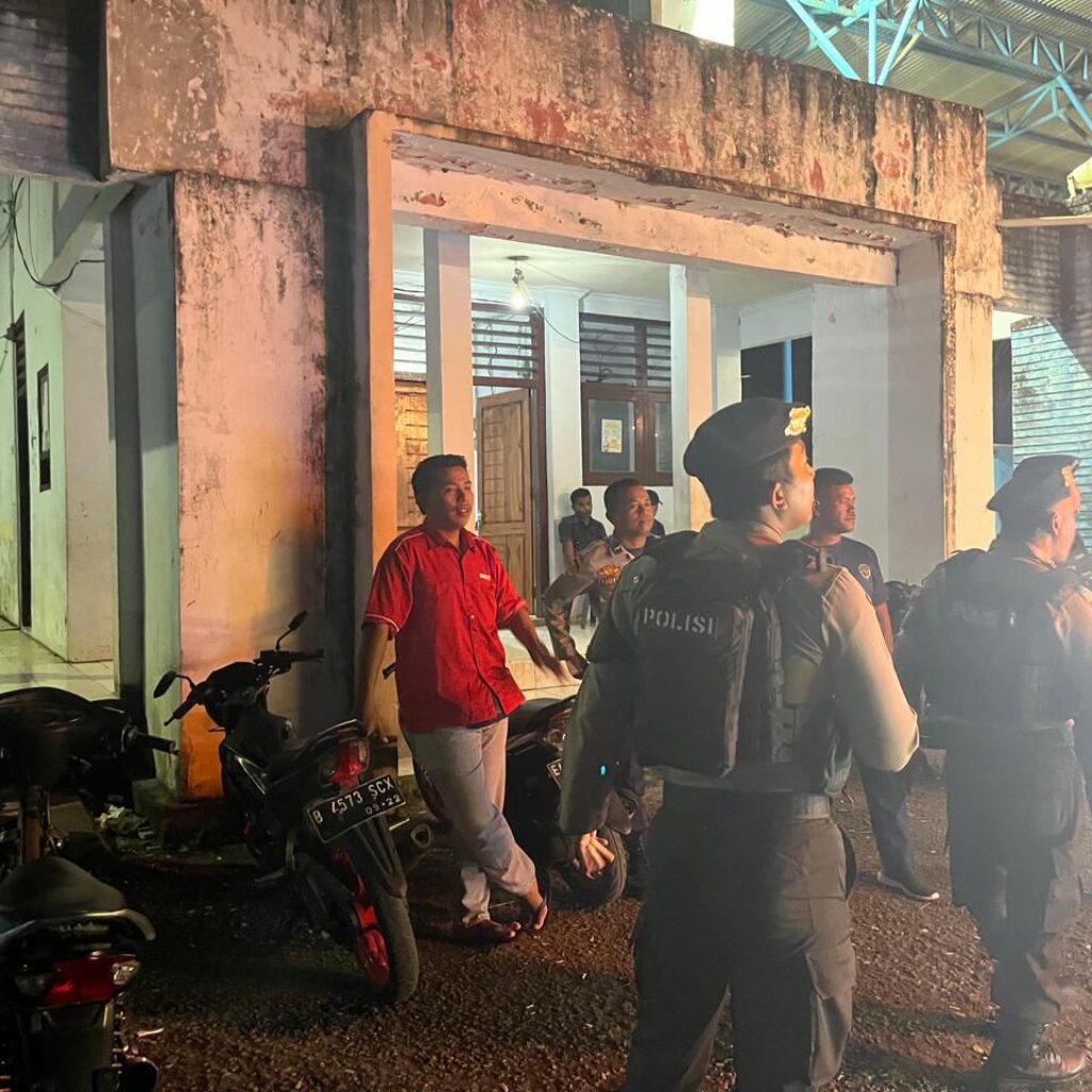 UNIT PATMOR SAT SAMAPTA POLRES DOMPU INTENSIFKAN PATROLI MALAM, ANTISIPASI GANGGUAN KAMTIBMAS