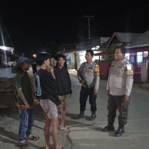 Melalui Patroli KRYD, Polsek Woha Sambangi Warga dan Cegah Potensi Guankamtibmas Malam Hari di Wilayah Hukumnya