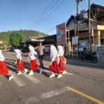 Wujudkan Kamseltibcarlantas, Personel Polsek Rhee Laksanakan Giat Rawan Pagi di Depan SDN Rhee Beru