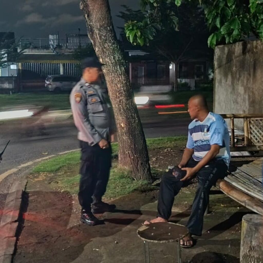 Waspada Jam Rawan, Polsek Labuapi Intensifkan Patroli Dialogis ke Pemukiman Padat Penduduk