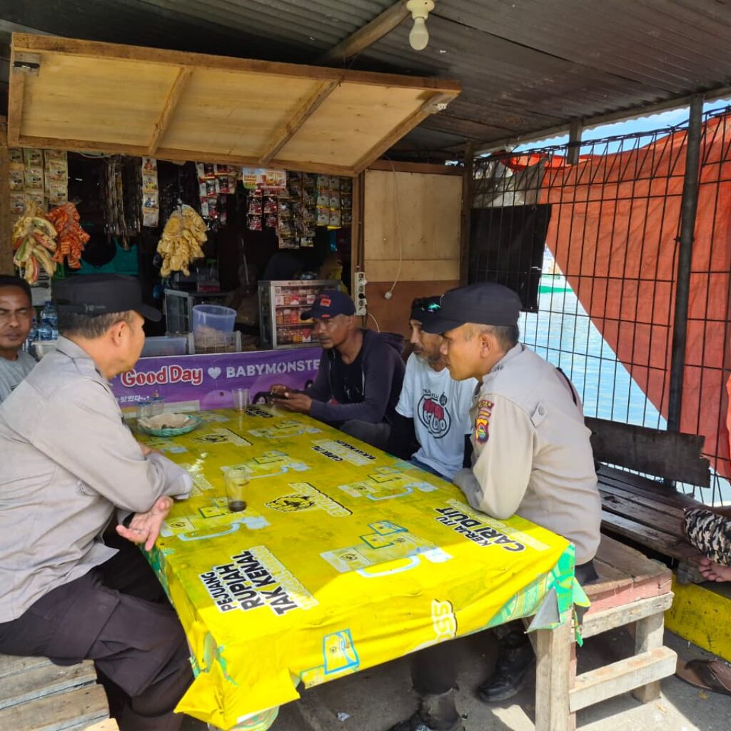 Sat Binmas Polres Bima Kota Gelar Cooling System di Pelabuhan Bima, Imbau Warga Jaga Kamtibmas dan Waspada Hoaks
