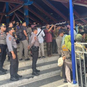Penuh Antusiasme, Begini Skema Pengamanan Humanis Polres Lobar Saat Lepas Tamu Allah Menuju Asrama Haji