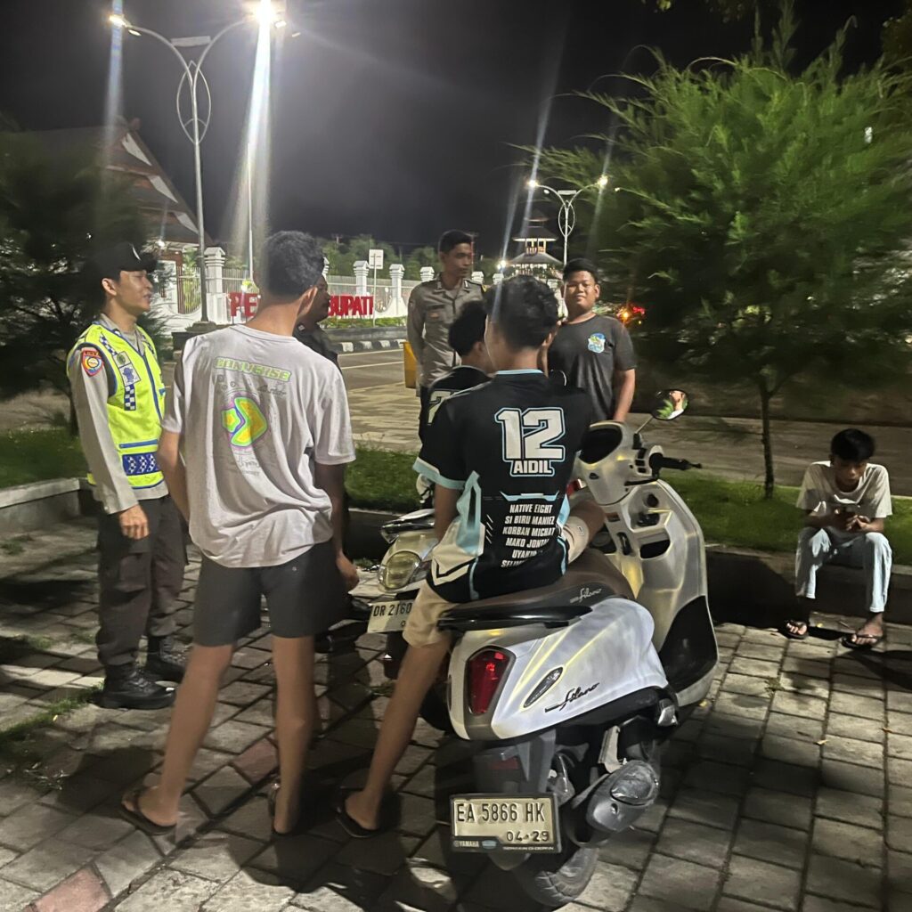 Polsek Taliwang Gencarkan Patroli Dialogis, Rangkul Pemuda Jaga Kamtibmas