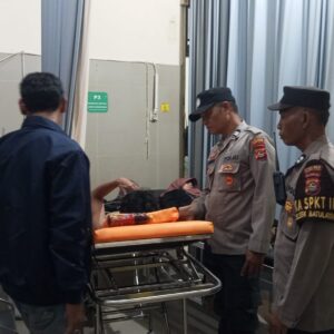 Niat Menikmati Sunset Berujung Petaka: Seorang Mahasiswa Nyaris Tenggelam Tergulung Gelombang Tinggi di Pantai Kerandangan 2