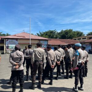 Propam Polres Dompu Lakukan Pengecekan Personel Pengamanan Aksi Unjuk Rasa