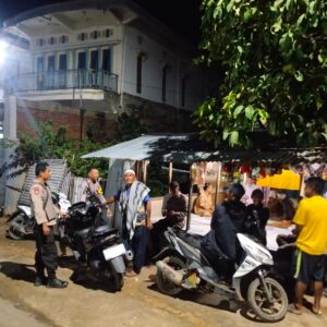 Polsek Langgudu Gelar Patroli Blue Light Cipkon, Sasar Pemuda dan Warga di Tiga Desa