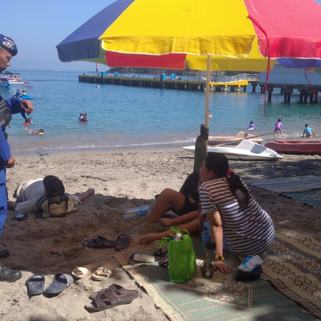 Pantai Senggigi Dijaga Ketat Sat Polairud, Pastikan Akhir Pekan Wisatawan Aman dan Nyaman
