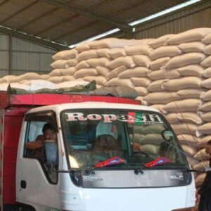 Lombok Barat Amankan Stok Pangan, Polisi Kawal Ketat Distribusi Puluhan Ton Jagung Petani ke Gudang Bulog