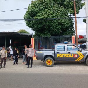 Patroli Cipkon Polsek Woha Pantau Aktivitas Masyarakat dan Cegah Potensi Guankamtibmas di Wilayah Hukumnya