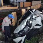 Kecelakaan Malam Hari di Depan Mako Polsek Hu’u, Polisi Lakukan Penanganan Cepat