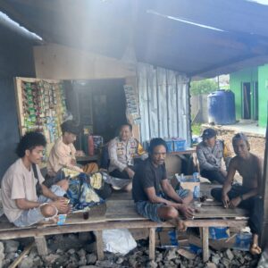 Bhabinkamtibmas Polres Bima Kota Sambangi Warga Asal Sumba, Sampaikan Imbauan Kamtibmas