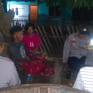 Melalui Patroli Dialogis Malam Hari Polsek Sanggar Cegah Potensi Guankamtibmas dan Imbau Warga Jaga Harkamtibmas