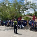 SAT LANTAS POLRES DOMPU LAKSANAKAN STRONG POINT SIANG, WUJUDKAN KAMSELTIBCAR LANTAS YANG AMAN