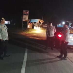 Patroli Presisi Polsek Batukliang, Cegah Aksi Kriminalitas di Permukiman Warga